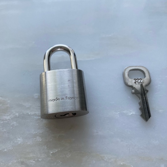 SILVER LOUIS VUITTON PADLOCK - Picture 2 of 2
